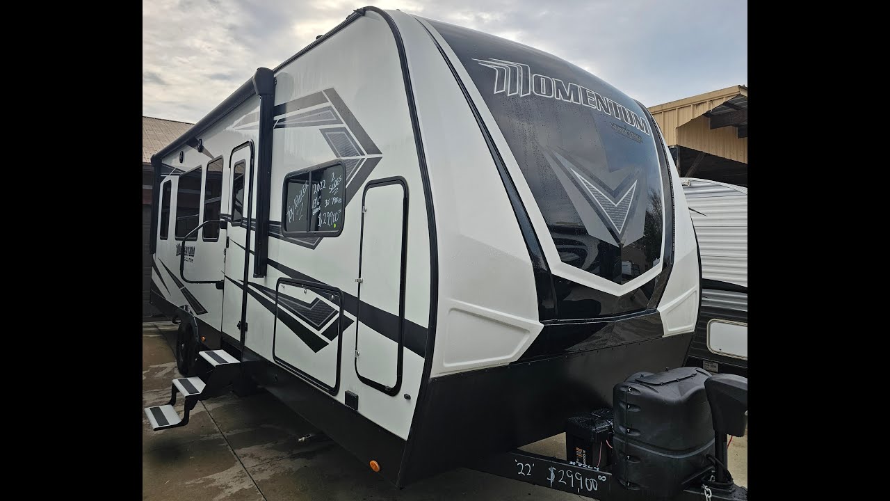 Этот Grand Design Momentum G-Class 25G 2022 года — просто шикарный игрушечный тягач!
