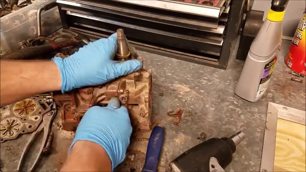 Junk 1955 Johnson/Evinrude 10 HP Outboard Teardown