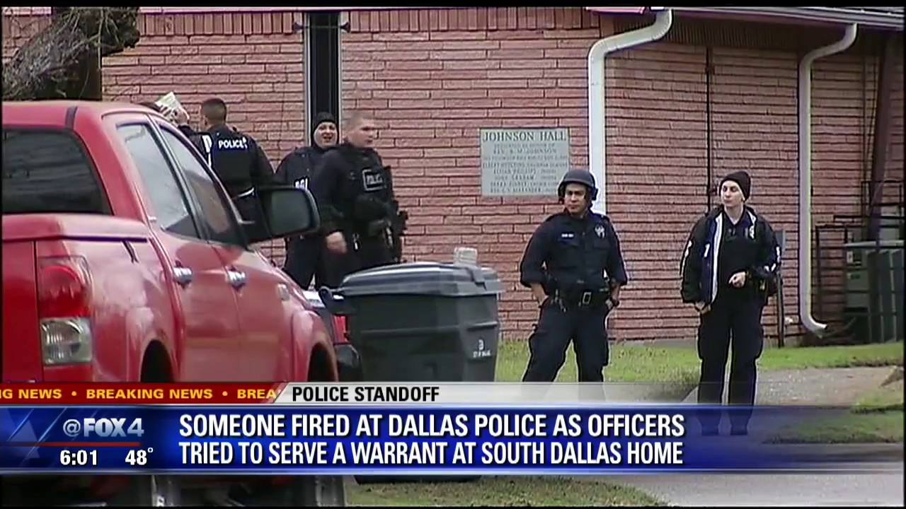 Dallas PD in standoff with barricaded suspect