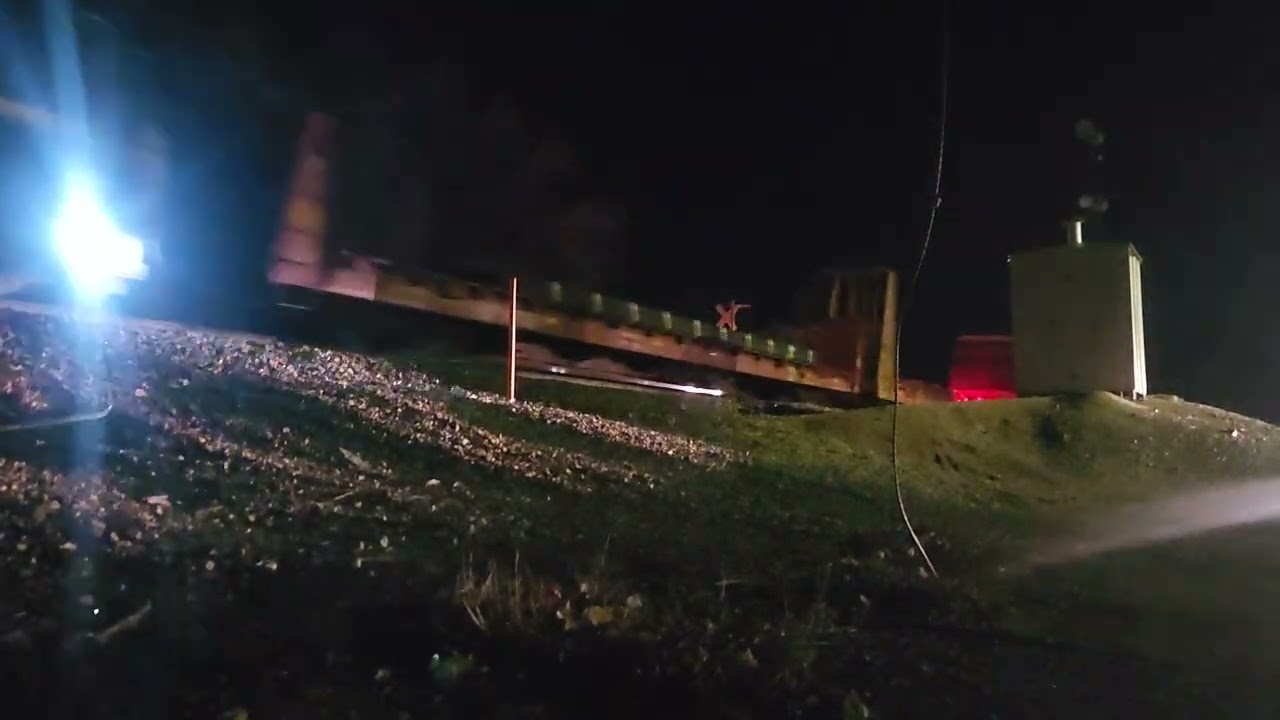 Manifest train headed towards Hudson 