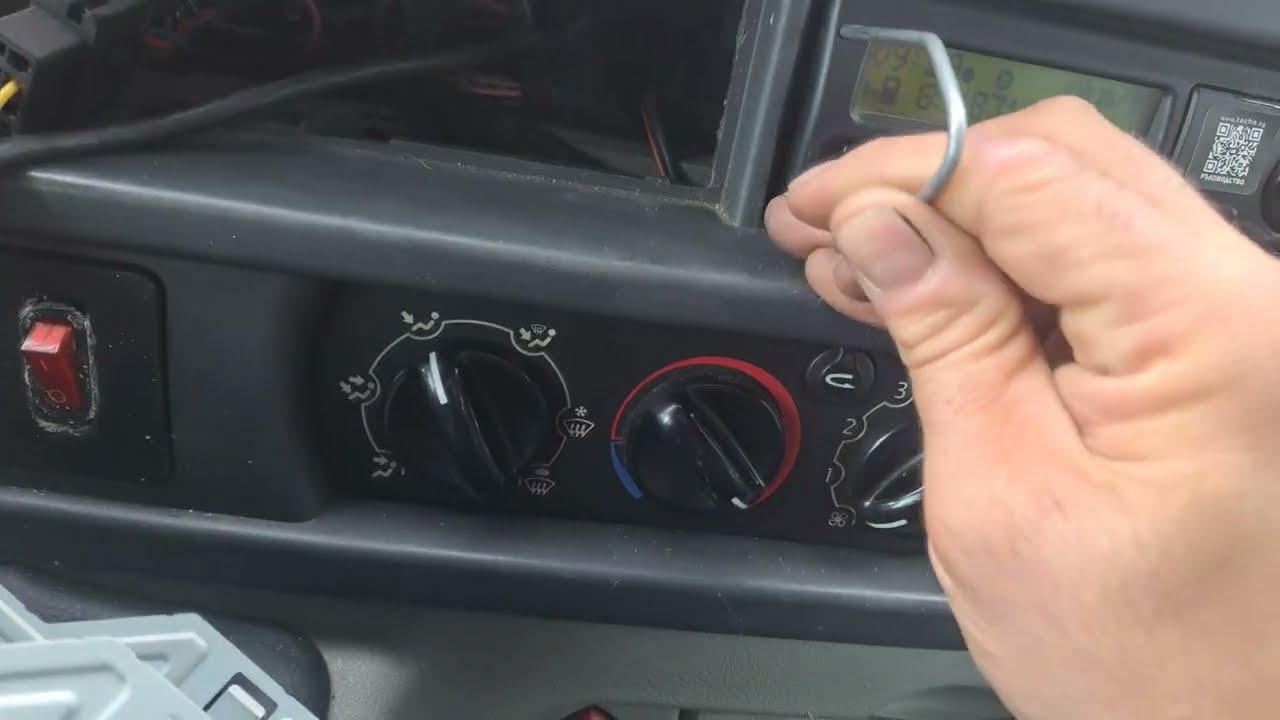 Renault Master - Heater AC controls illumination bulb replacement / Смяна на крушка на парно