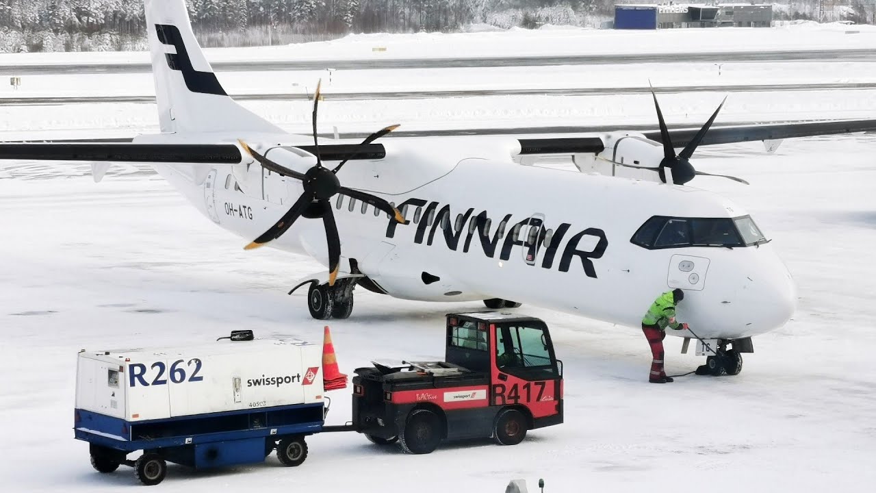 Finnair ATR 72-500 FULL FLIGHT from Helsinki to Tallinn | WING VIEW
