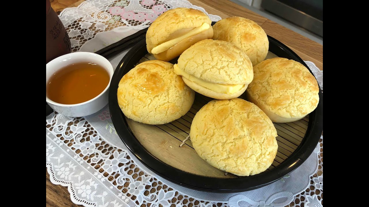 [菠蘿🍍牛油🧈飽]-簡單料理，美味可口，松軟眼幼，起發好，底面色澤金黃，酥皮香酥松脆，起發好，顏色自然，呈小碧裂，飽身綿軟不失爽口，尋回昔日茶餐廳風味。