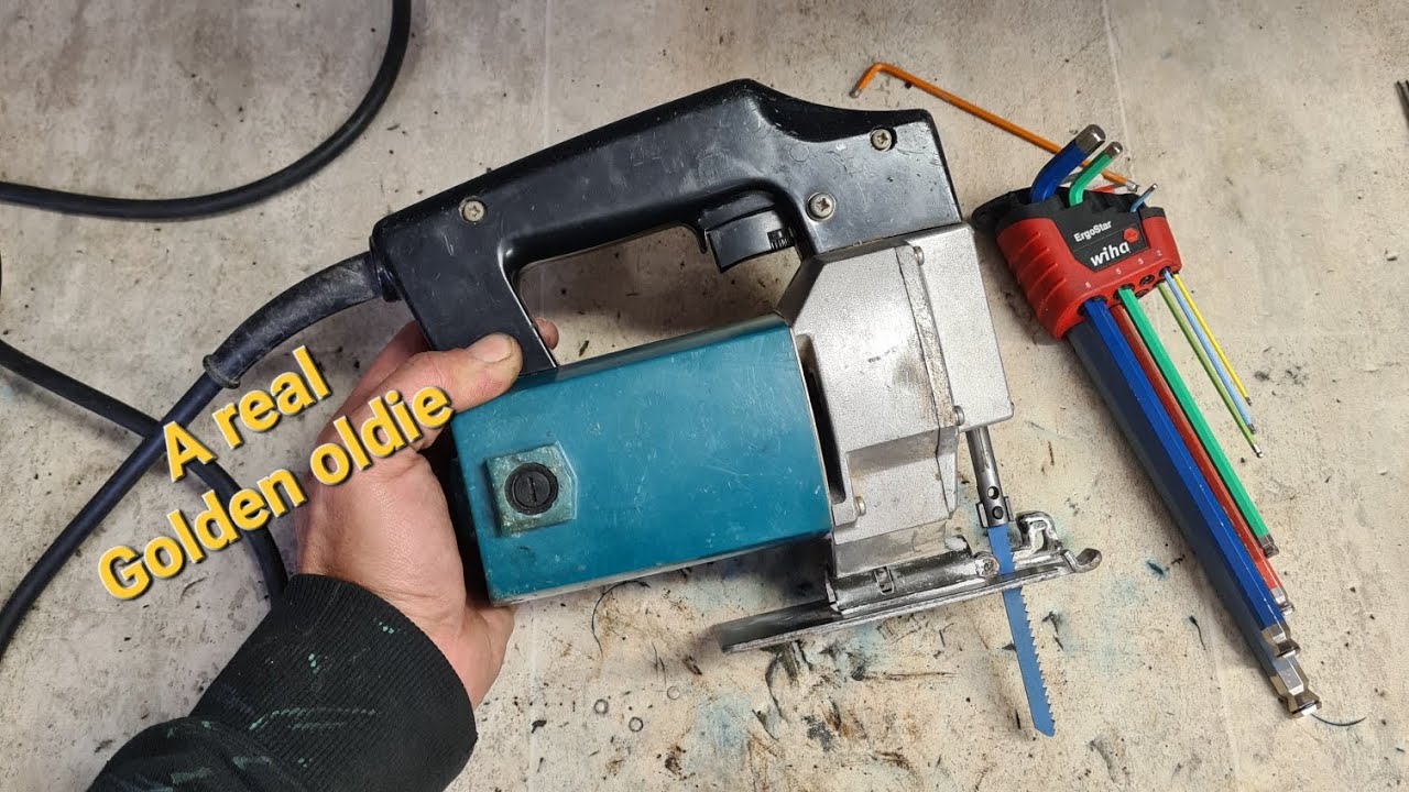 How to repair an old Makita 4300BV Jigsaw with a broken blade holder.