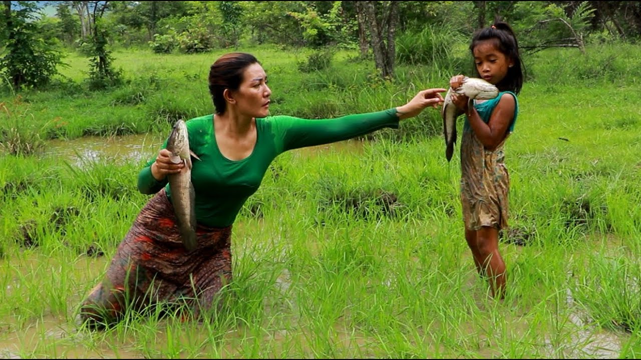 Top survival skills- Catch and cook fish for dinner +5food cooking in forest