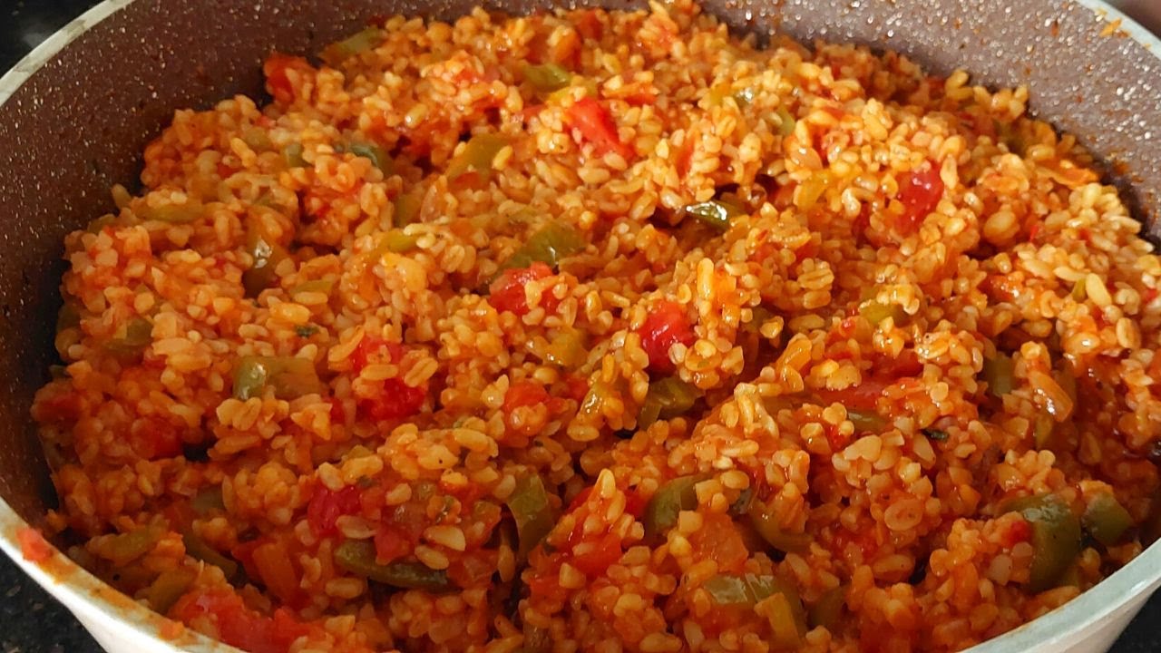 PİLAV ENFES!! - Salçalı Domatesli Sebzeli Bulgur Pilavı Tarifi - Salçalı Bulgur Pilavı Nasıl Yapılır