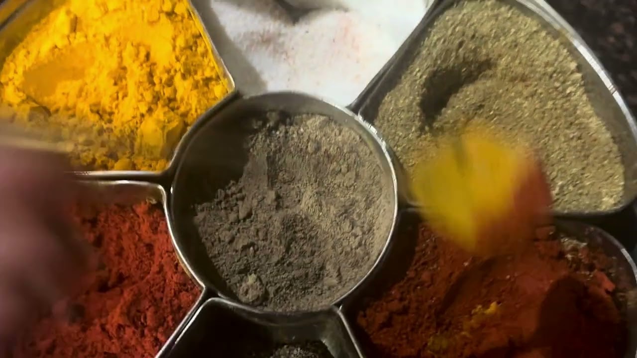 Gajar Matar थोड़ा सा मसाला, ढेर सारा स्वाद 🥕गाजर मटर की टेस्टी सब्जी तैयार।
