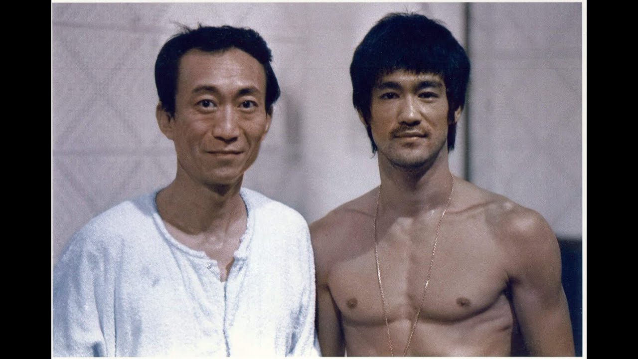 Bruce Lee  -  Walking on water