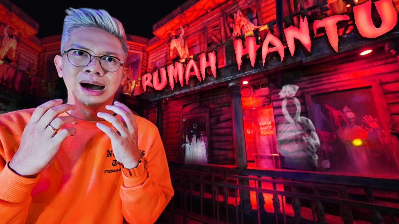 SAYA MASUK KE RUMAH HANTU PERTAMA KALI!!