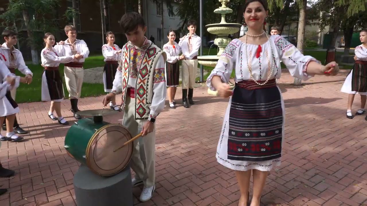 Marina Bumbu- I-auzi toba bate, bate (Cover) | Populară Moldovenească