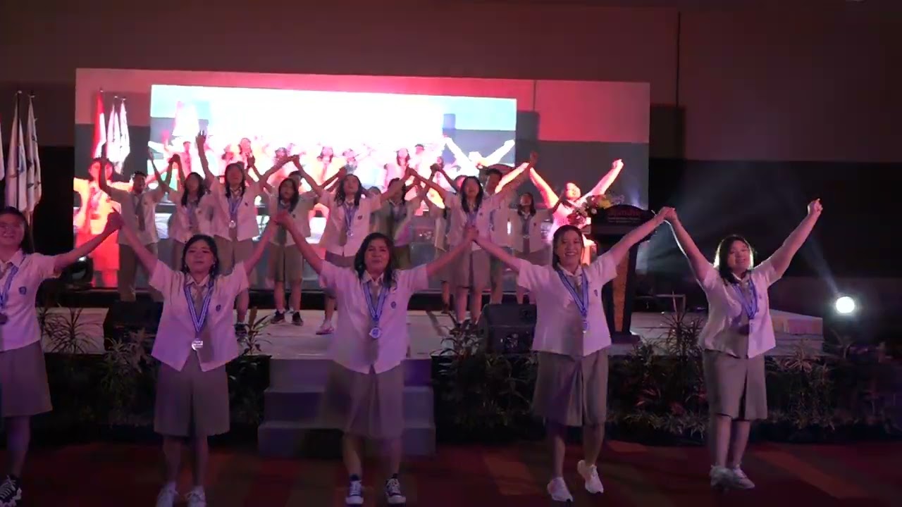 melompat lebih tinggi | Graduation 2023