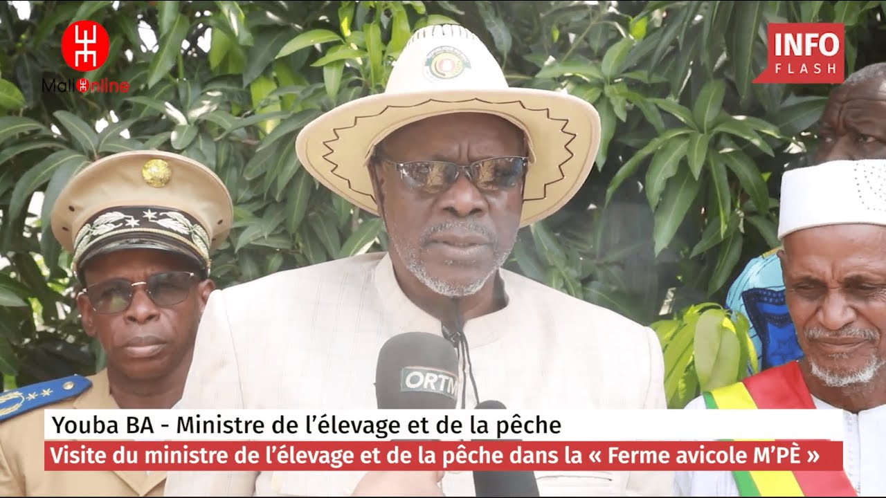 VISITE DU MINISTRE YOUBA BA À LA FERME AVICOLE M'PÈ
