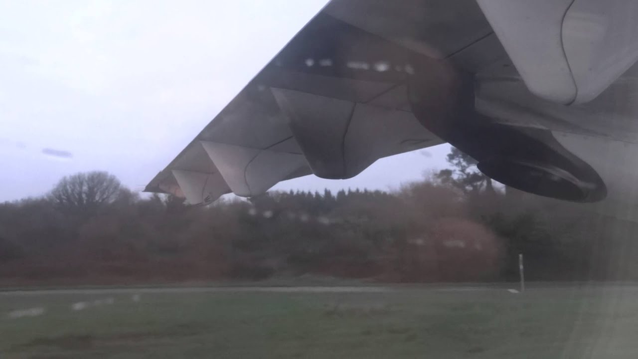 ATTERRISSAGE À L'AÉROPORT DE LORIENT//LANDING AT LORIENT AIRPORT//AF7394//ATR 72 600