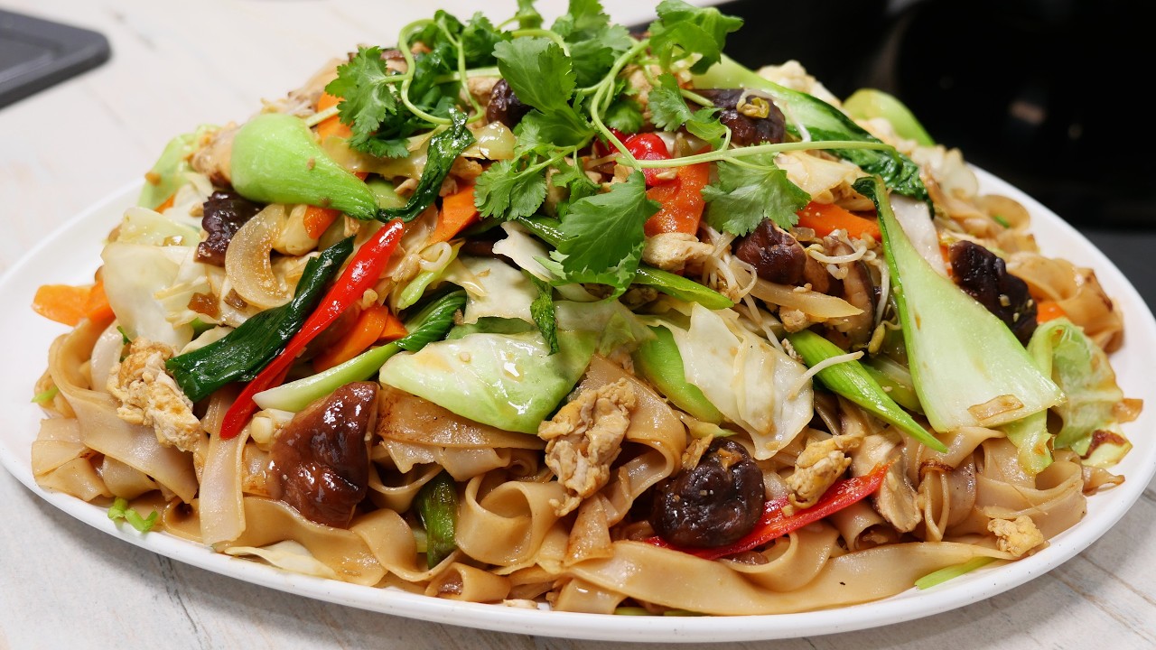 Cách Làm BÁNH PHỞ ÁP CHẢO, Phở Xào Chay, Cho Ít Dầu Mà Không Dính Chùm, Không Nhão Nát, Vanh Khuyen