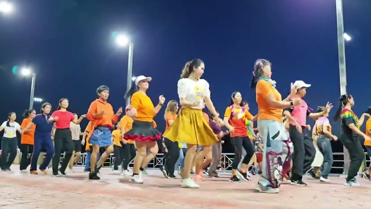 Line Dance เพลงบัวตูมบัวบาน