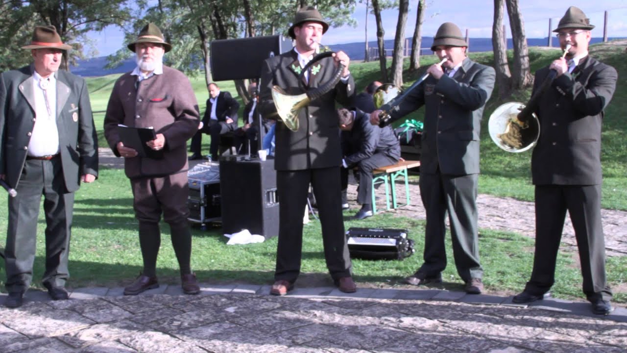 Suflatori in corn de vanatoare la Ziua Vanatorilor si Pescarilor sarbatorita la Alba Iulia