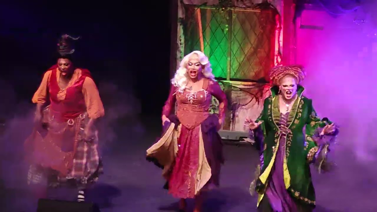 Hocus Pocus Live  One Way or Another #GingerMinj #Jujubee #SapphiraCristal