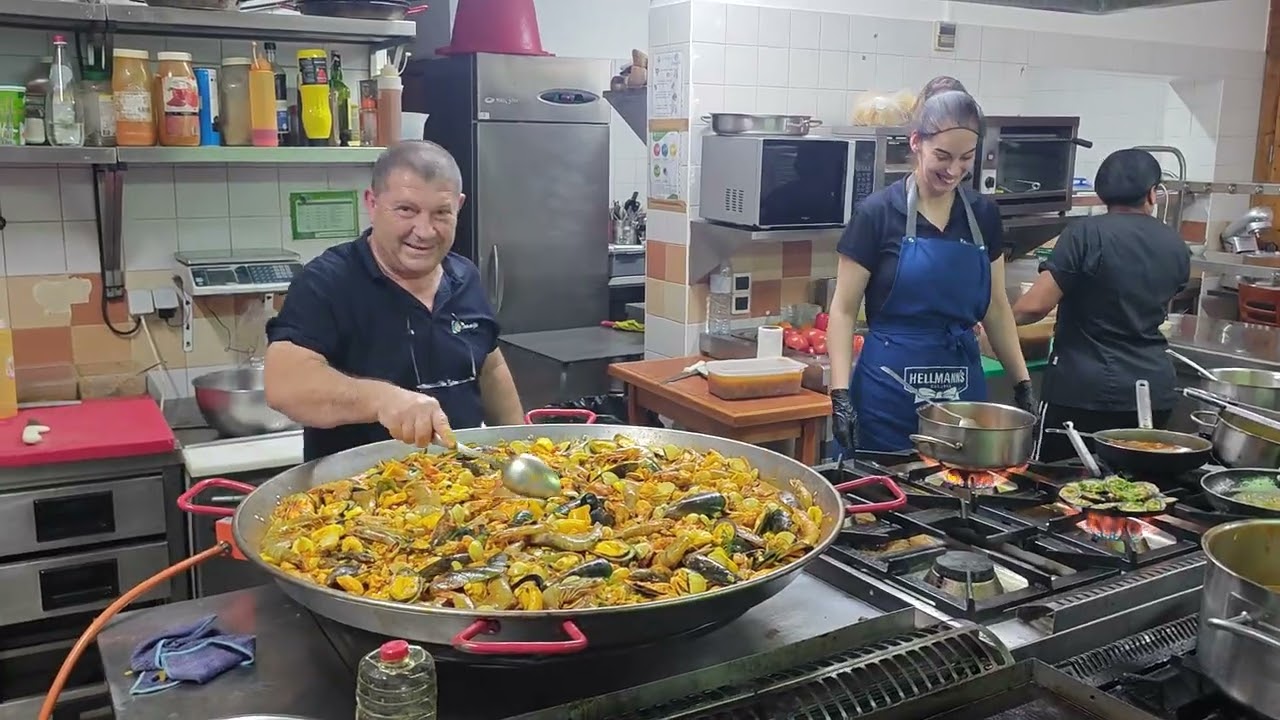 31/01/26 preparação da paella 🥘 para 88 pessoas restaurante Ondas do sol ☀️ #AmigosDominoDaMadeira