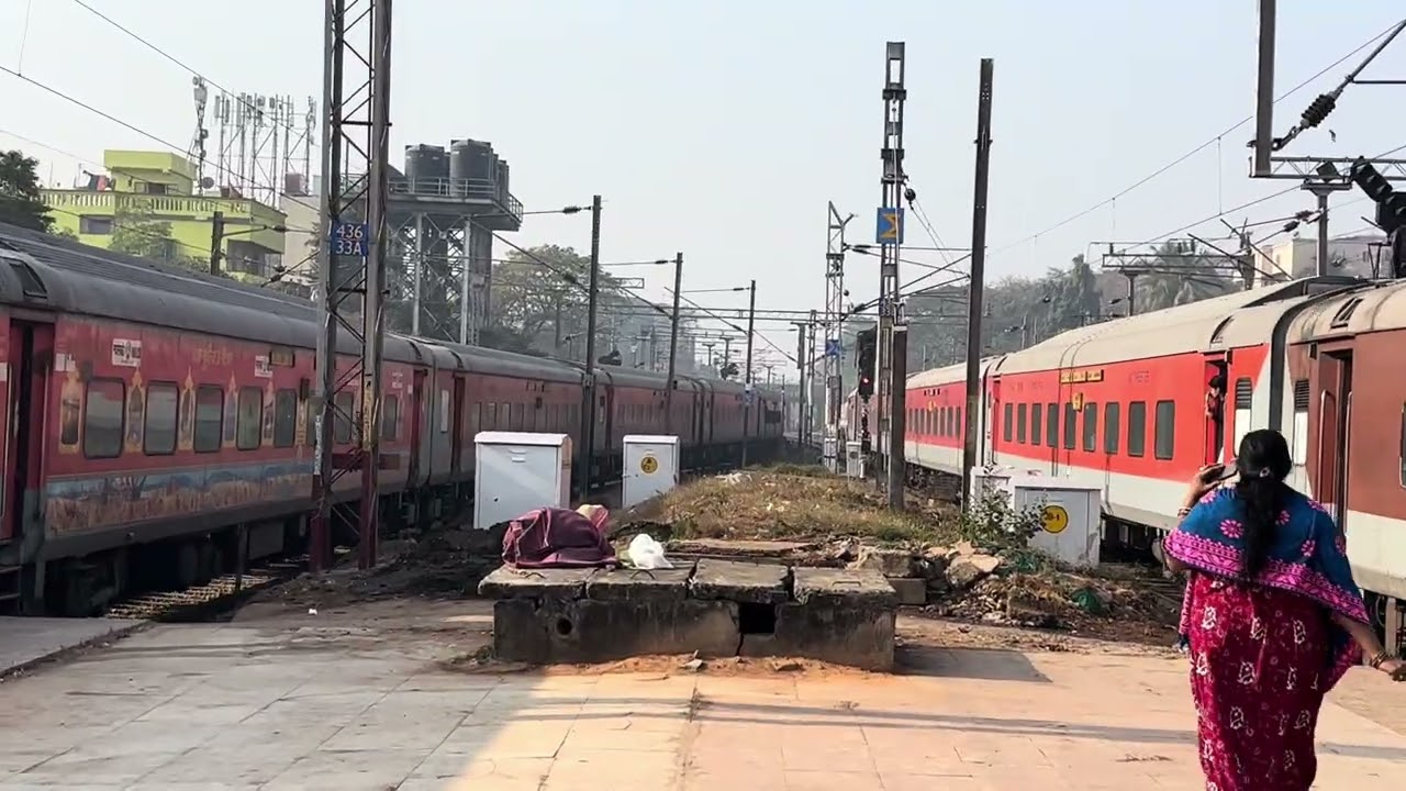 Epic 6000HP Battle! VSKP WAP7 39036 vs 39196 | Parallel Departure & Honking War at Bhubaneswar 