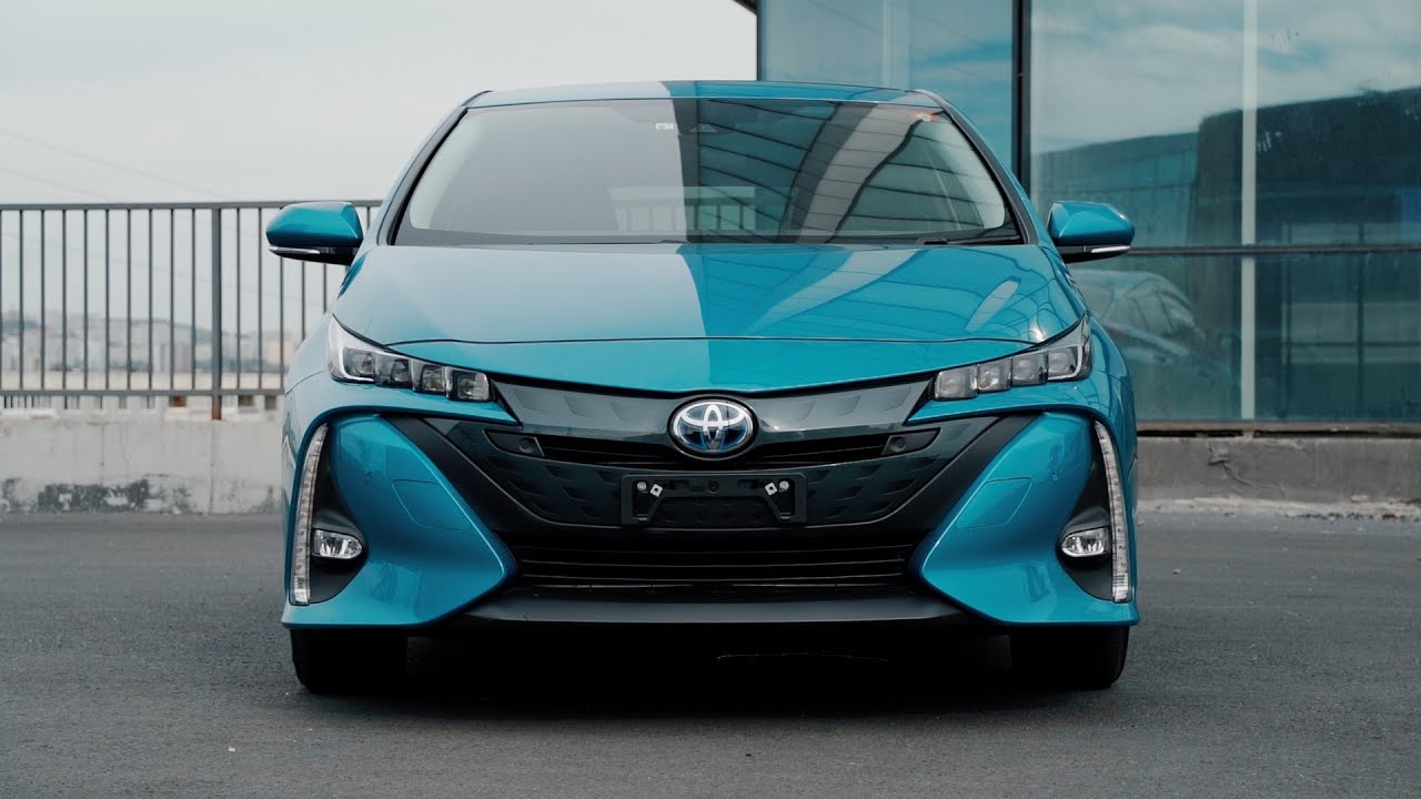 Гибридный монстр  / Toyota Prius PHV (Prime) / Будущее во Владивостоке