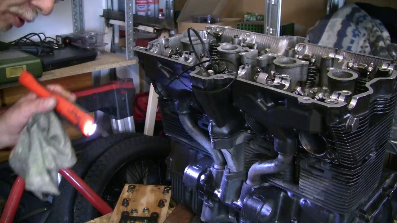 Suzuki GSX 1100 F Zylinder und Kopf Montage
