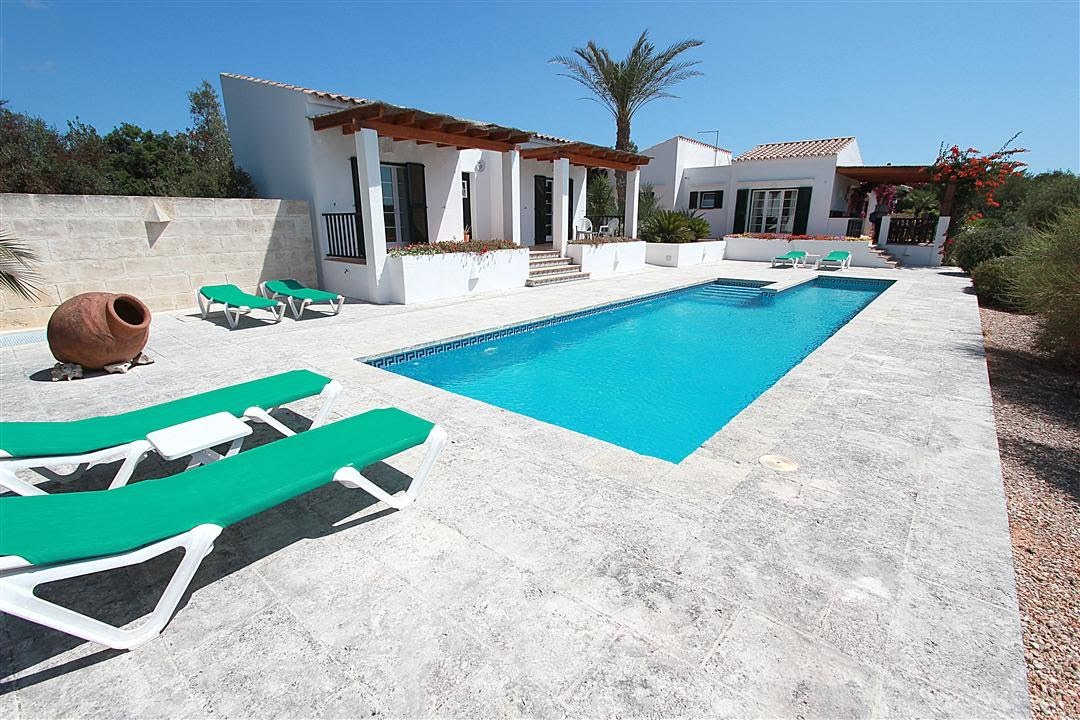 Menorca: Chalet con apartamento para invitados en Trebaluger