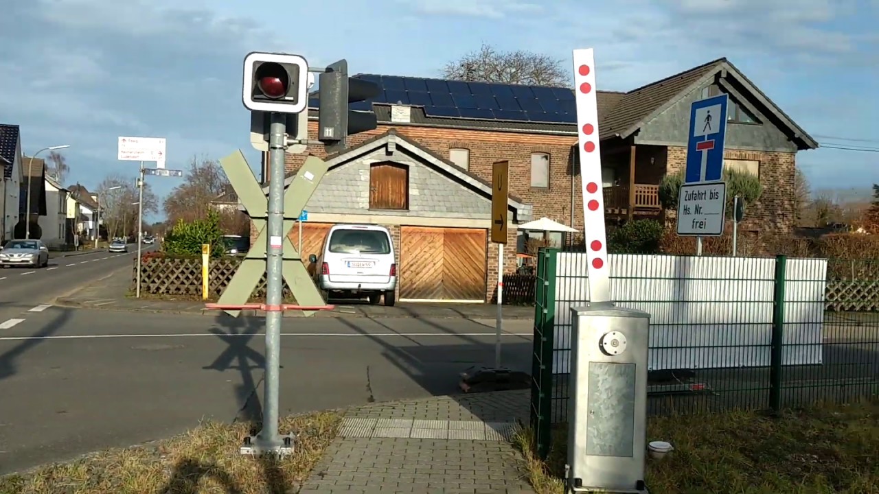 BÜ Bahnübergang Essigerstrasse, Odendorf Voreifelbahn level crossing Germany Nebenbahn Kleinbahn