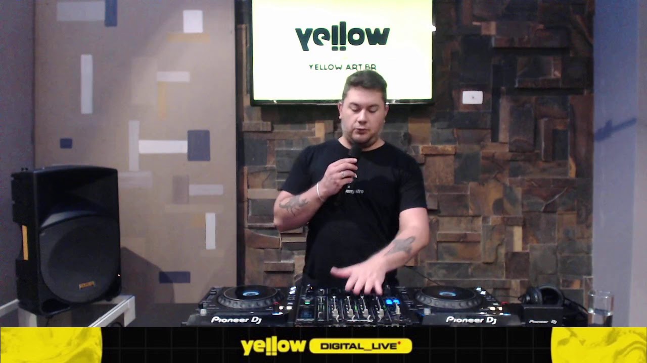 Aula de introdu&ccedil;&atilde;o no curso de DJ (Yellow DJ Academy)