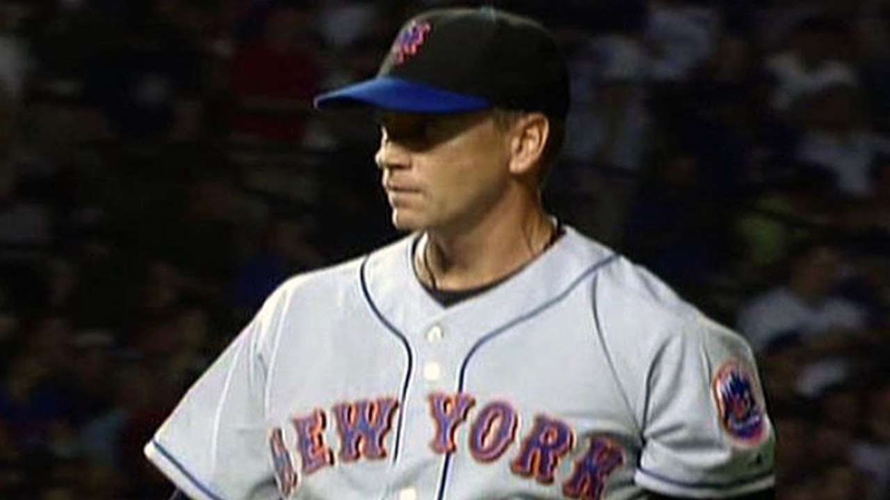 NYM@CHC: Tom Glavine gets his 300th career win