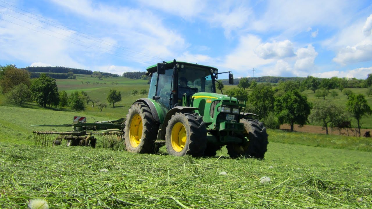 1. Schnitt 2013 | Schwaden mit John Deere 5720 & Krone KS Duo