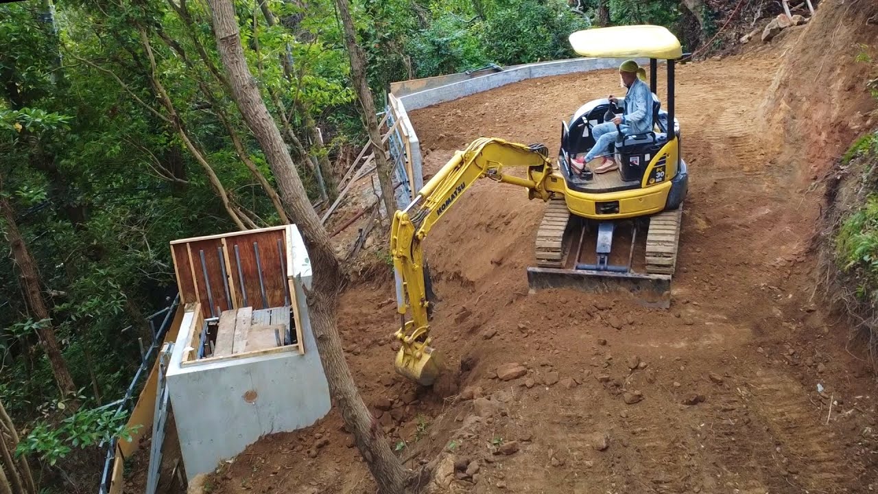 Road-Building, Form-Stripping, Rock-Breaking Tasks (S6E8)