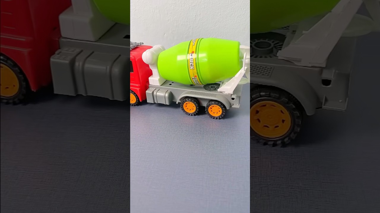 Construction vehicles, Concrete mixer truck assembly #toys #shorts #car