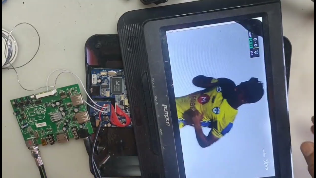 🔥🌟💥 تعديل الشاشة لكي يشتغل فيها av و الفولت 12v 🌟💥🔥