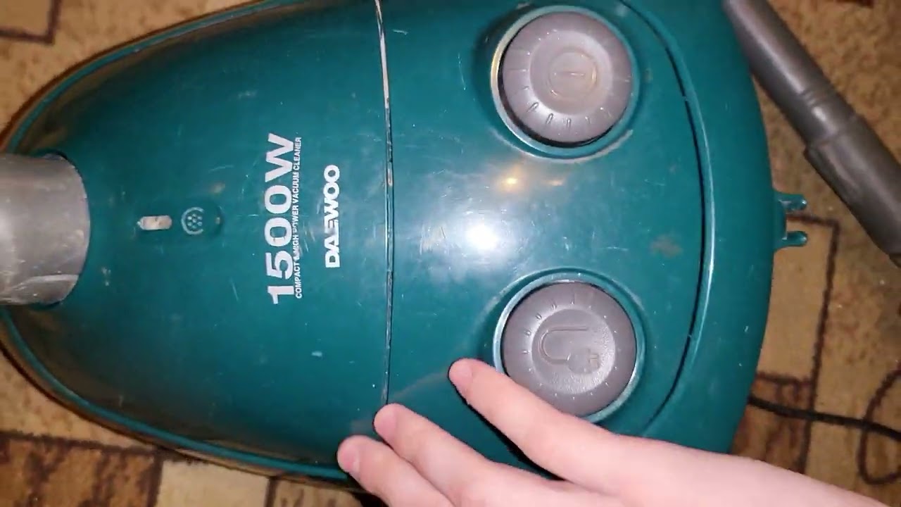Самый затёртый и ушатанный пылесос, с помойки - Daewoo неизвестной модели