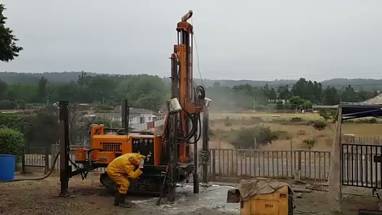 Air compressor drilling rig hard rock