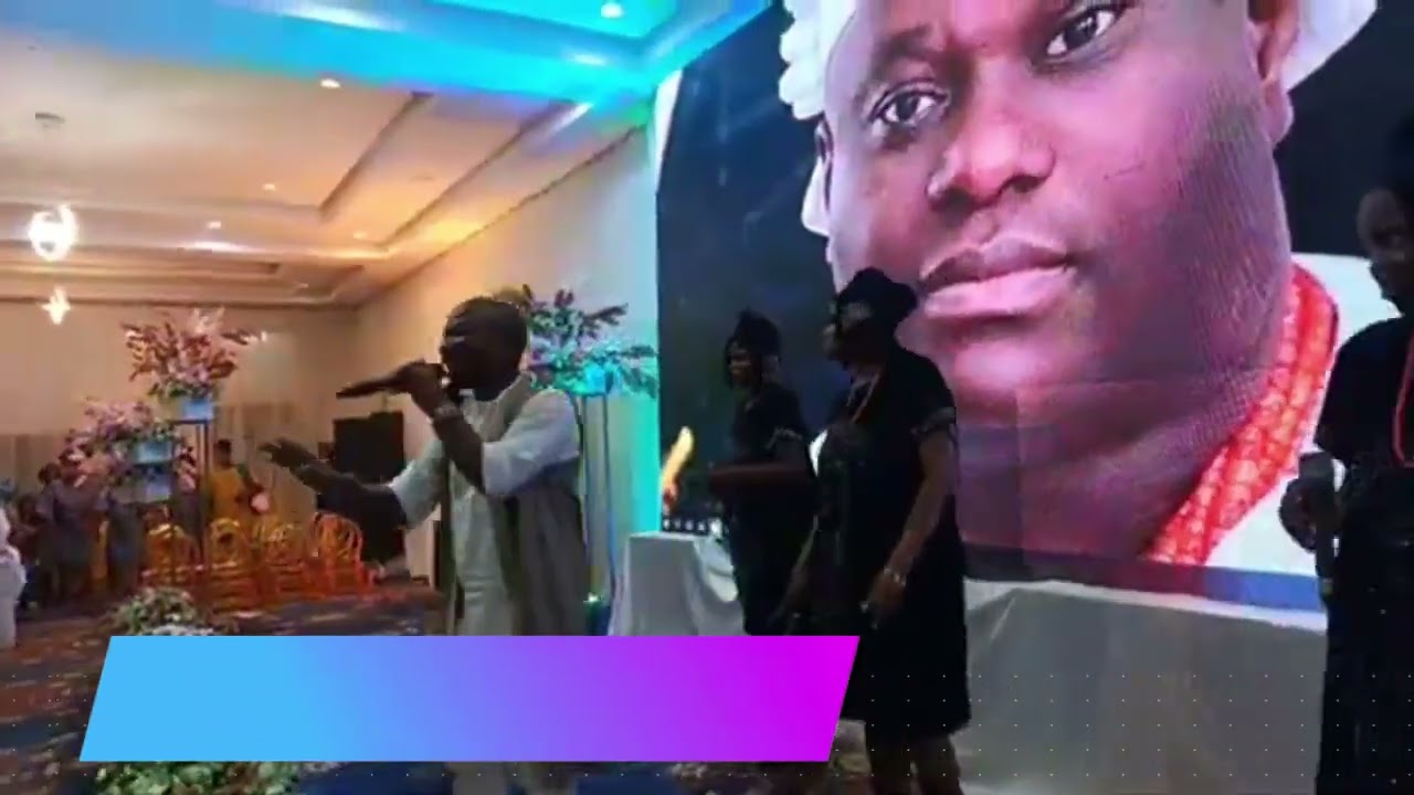 Ay Swag thrilled the Ooni of Ile-Ife during Praise Event at the newly commissioned Ojaja Park, Akure