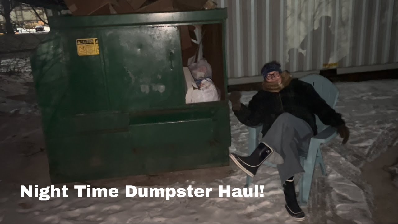 Night Time Dumpster Diving! Tons of Food and more!