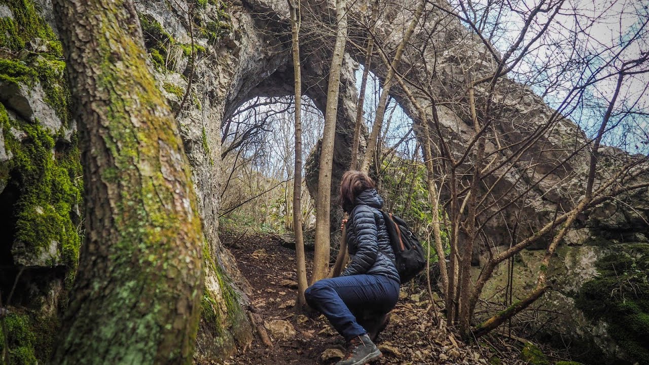 Complexul geologic Racos, Cheile Turzii, Gorunul de 900 de ani si alte obiective