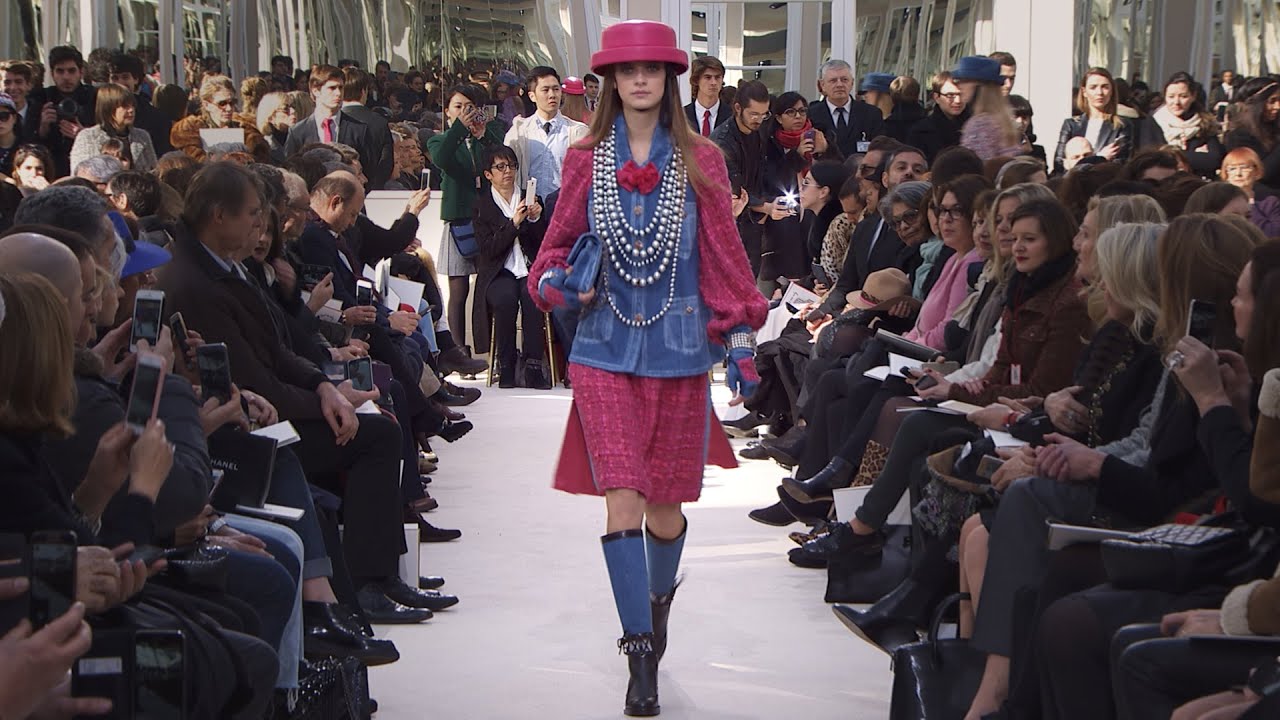 Fall-Winter 2016/17 Ready-to-Wear Show – CHANEL Shows