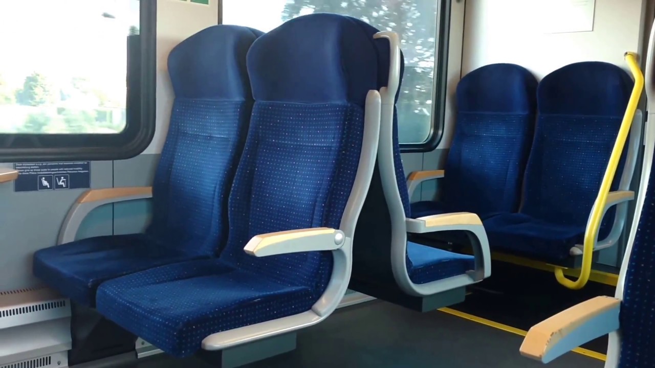Vertrek Arriva GTW Spurt vanaf station Tiel