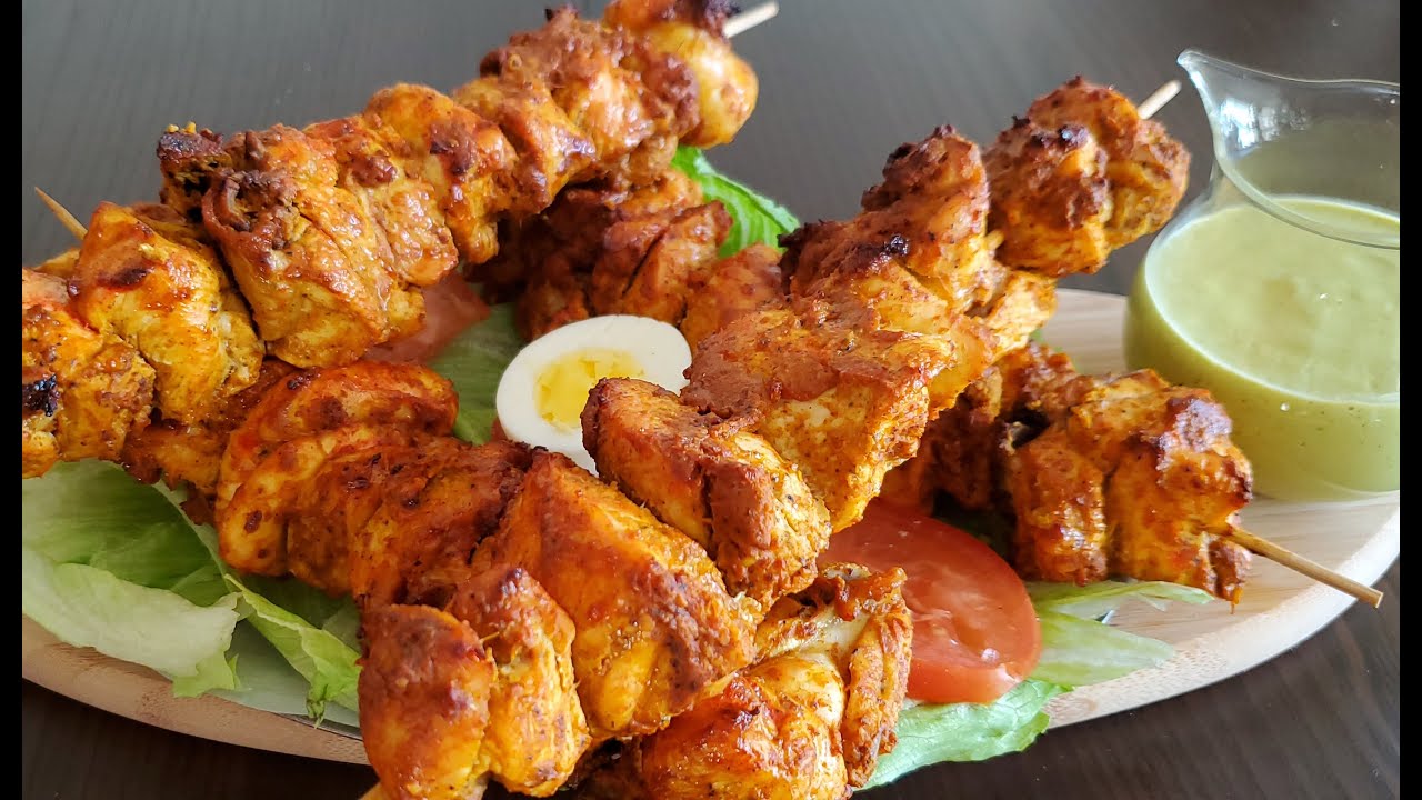 SPICY CHICKEN KEBABS & ROASTED BELL PEPPER DIP | SMOKY CHICKEN KABABS |