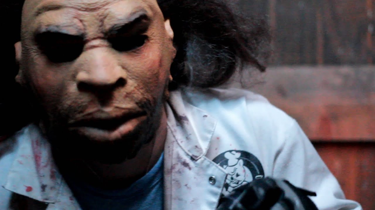 'Make-Up Artist' magazine visits Knott's Scary Farm