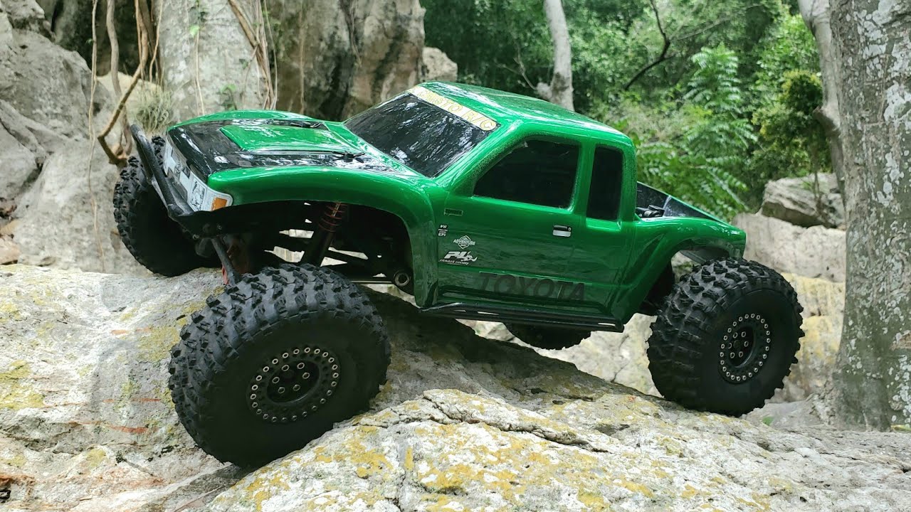 Traxxas Trx-4 Sport Crawling Adventure!