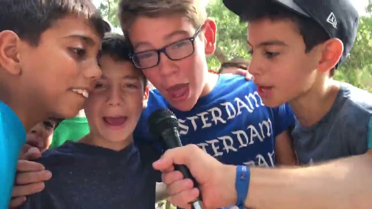 שרים את שיר המחנה תשע
