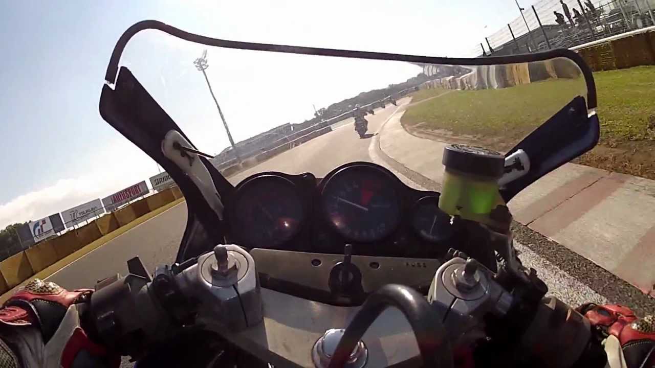 ＶＦＲ400（ＮＣ24）筑波・転倒