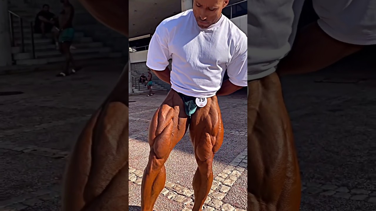 Legs Flexing #legday #posing #bodybuilding #motivation #fitnessmotivation #fit #gym #learning #live