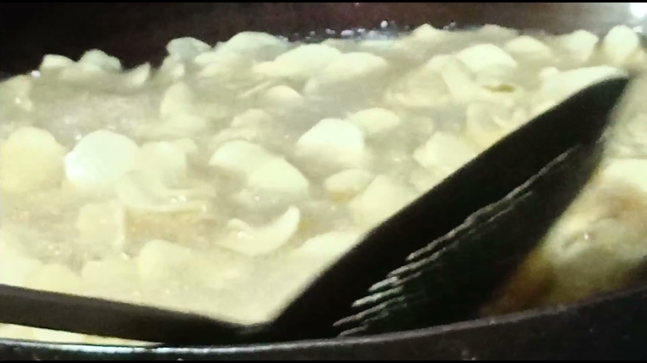 Making Of Potato Chip's On Roadside