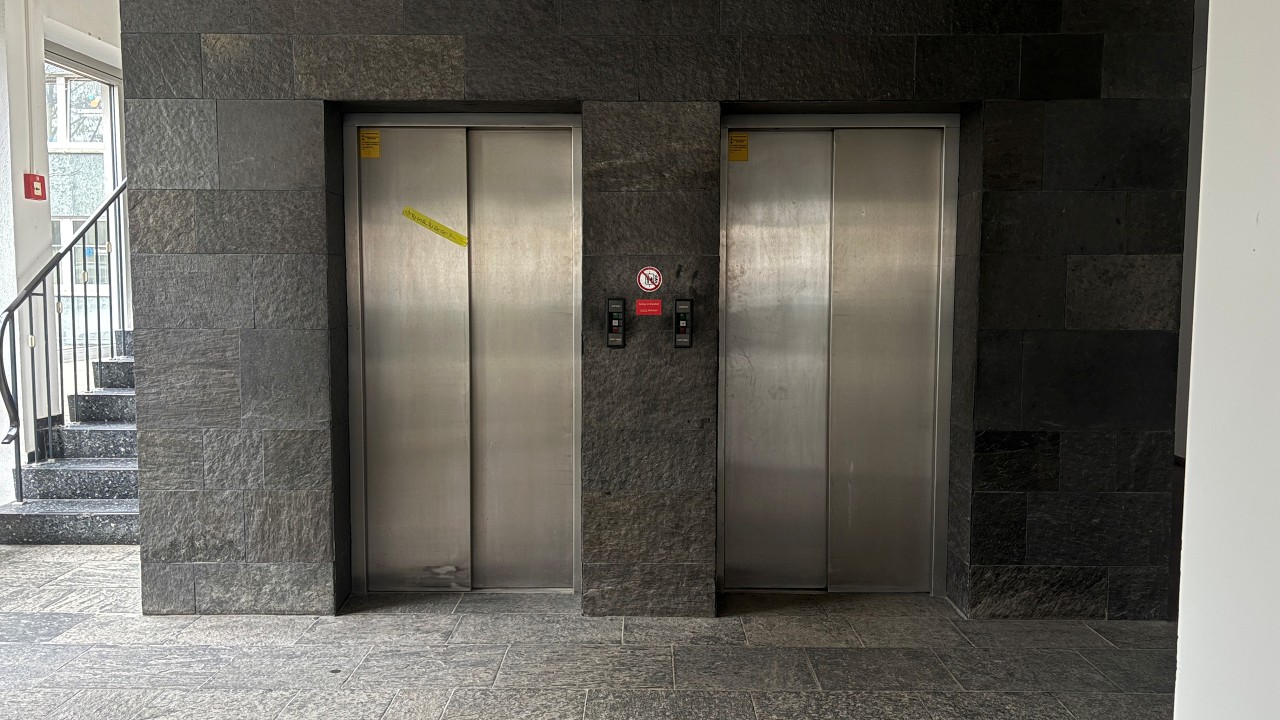 Interesting Hävemeier & Sander (mod. 1985 Hübschmann) traction Elevators at in Kassel