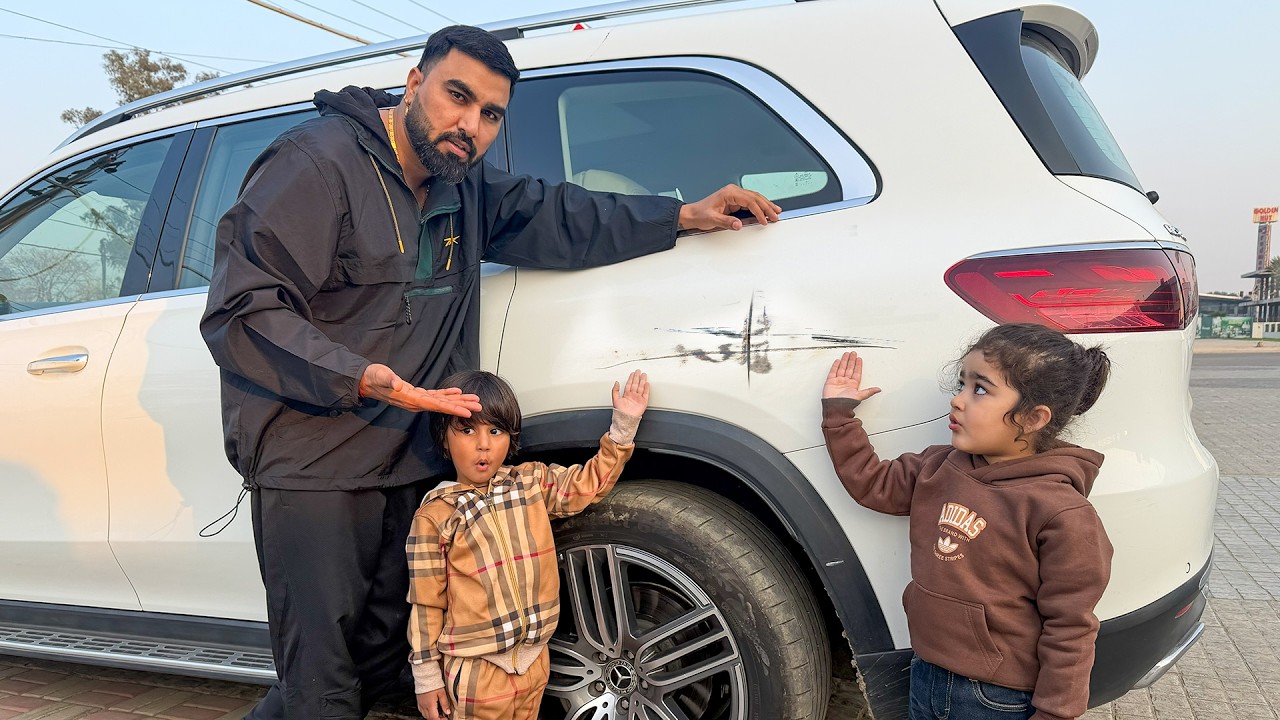 Raste Mai Bhidi Car