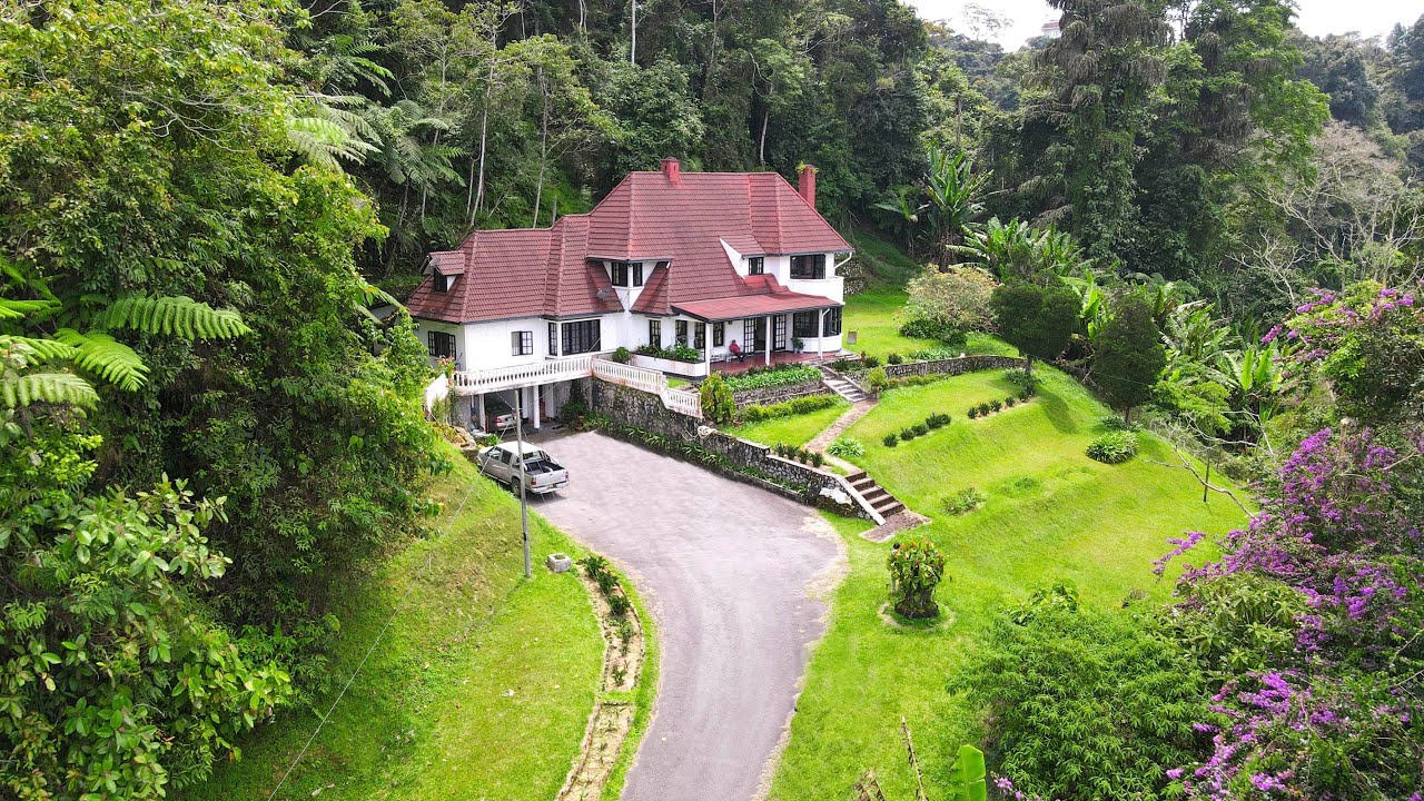 Bungalow at Cameron Highlands - Exclusive & Prime Location
